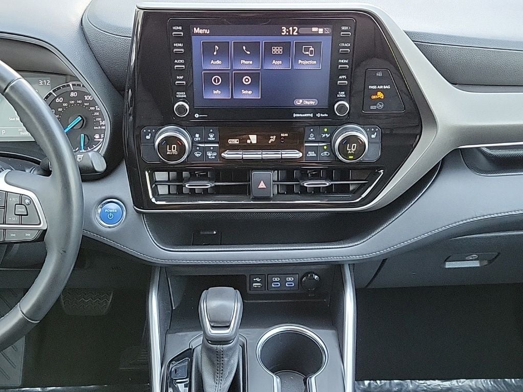 2022 Toyota Highlander Hybrid XLE
