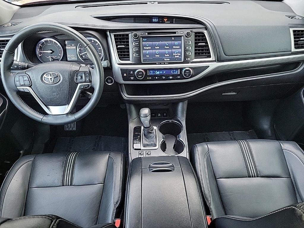 2017 Toyota Highlander SE