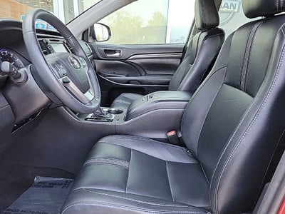 2017 Toyota Highlander SE