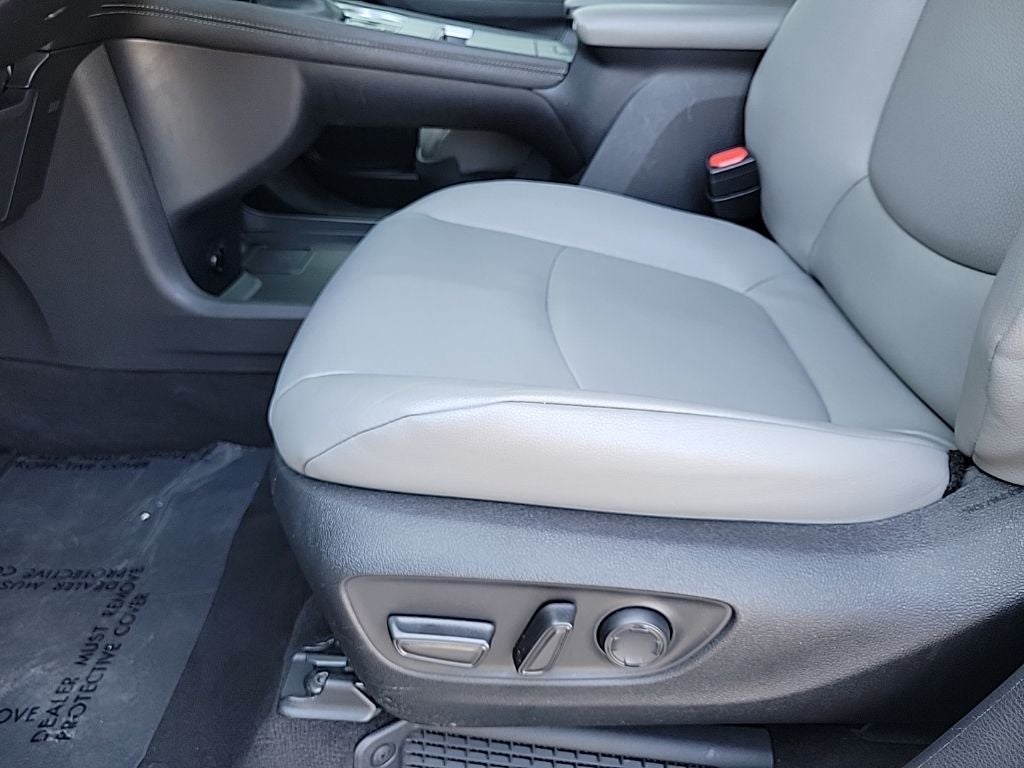 2025 Toyota Sienna XLE 8 Passenger