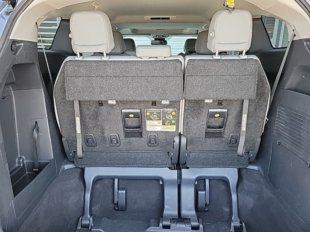 2025 Toyota Sienna XLE 8 Passenger