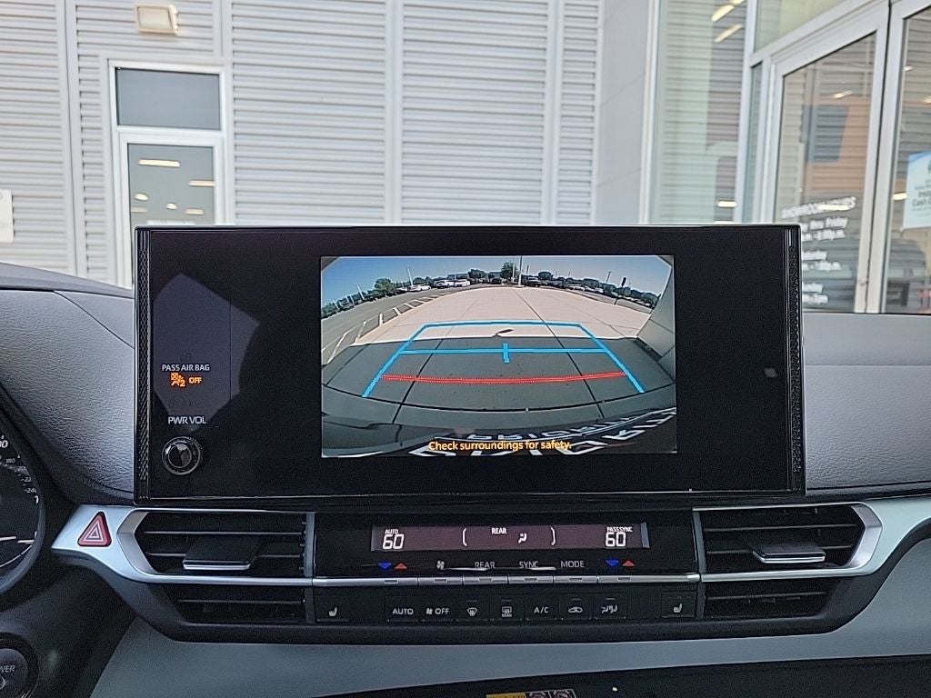 2025 Toyota Sienna XLE 8 Passenger