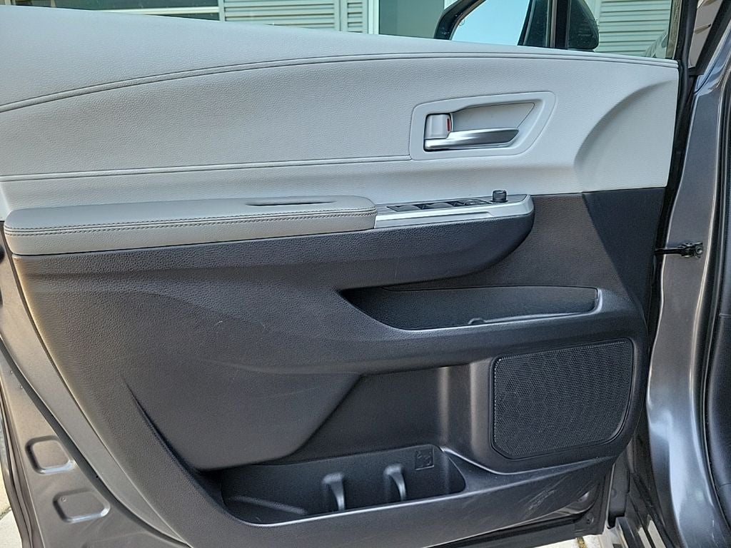 2025 Toyota Sienna XLE 8 Passenger