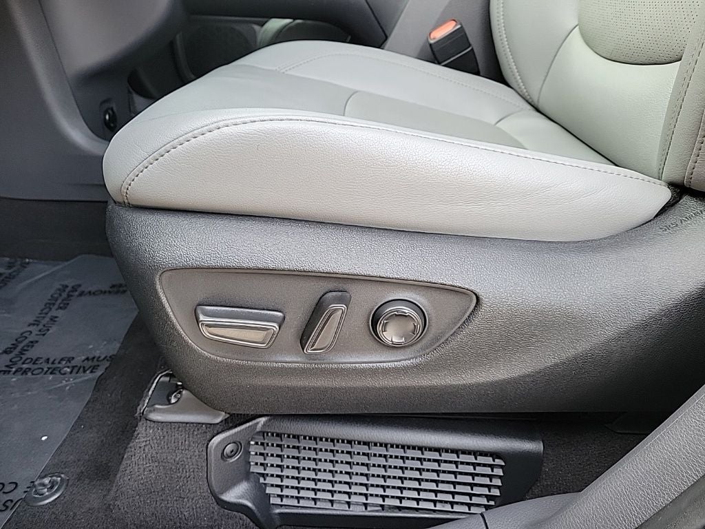 2024 Toyota Sienna Limited 7 Passenger