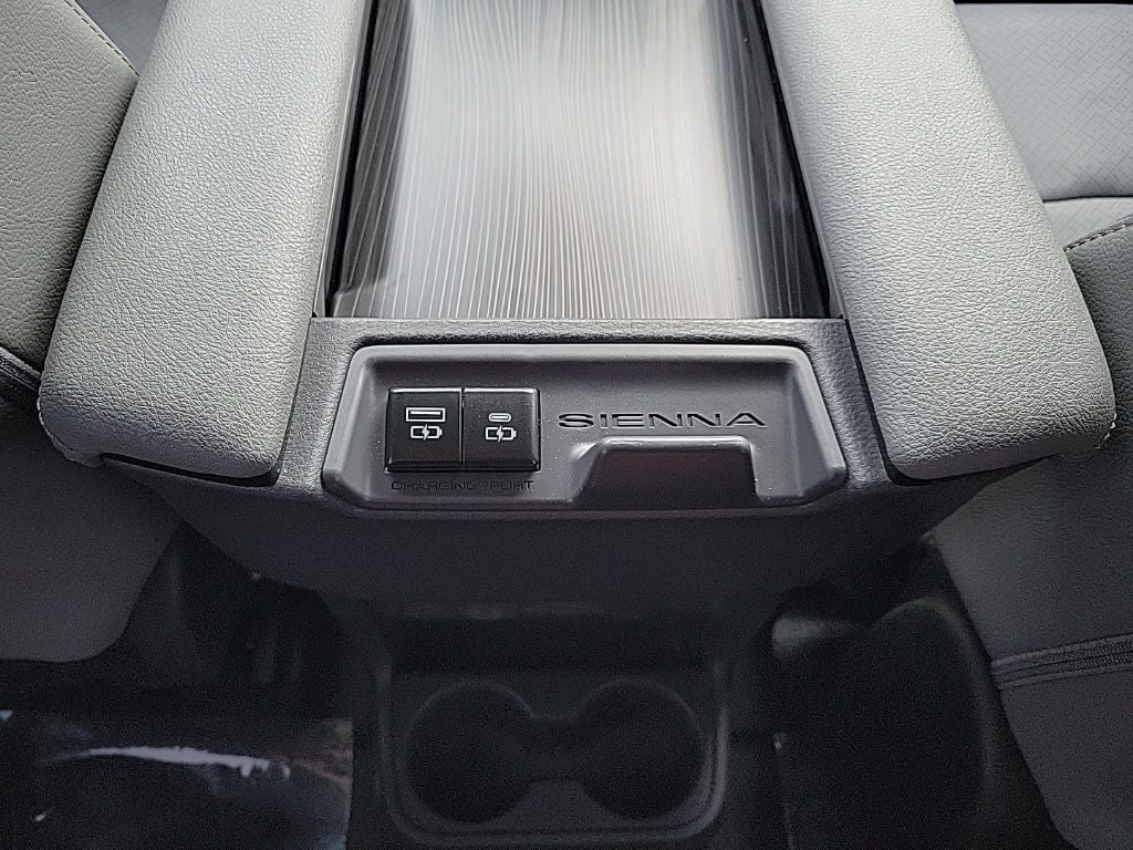 2024 Toyota Sienna Limited 7 Passenger