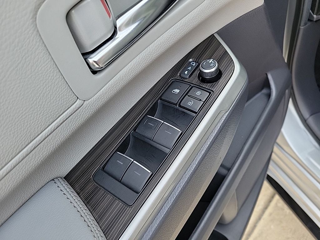2024 Toyota Sienna Limited 7 Passenger