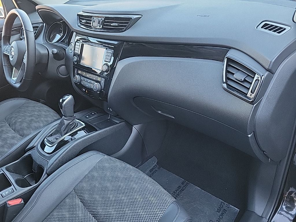 2022 Nissan Rogue Sport SV