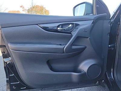 2022 Nissan Rogue Sport SV