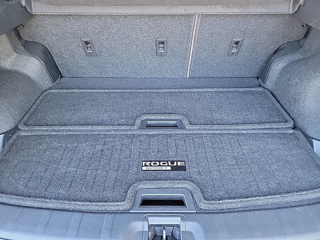 2020 Nissan Rogue Sport SV