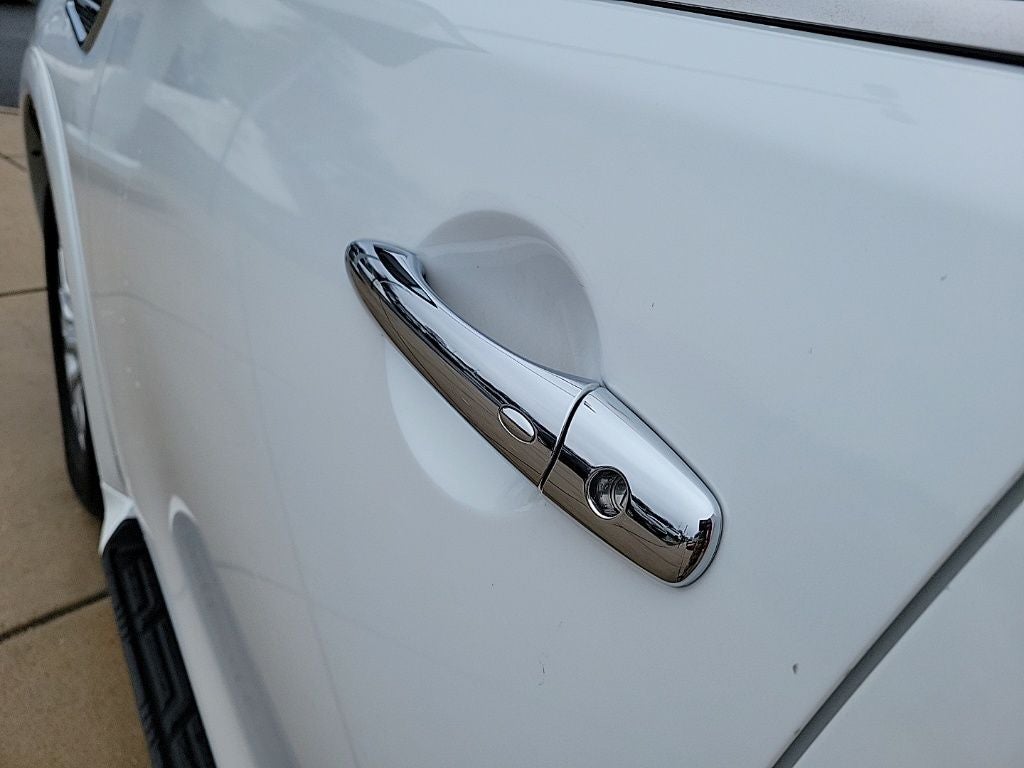 2023 Nissan Armada SV