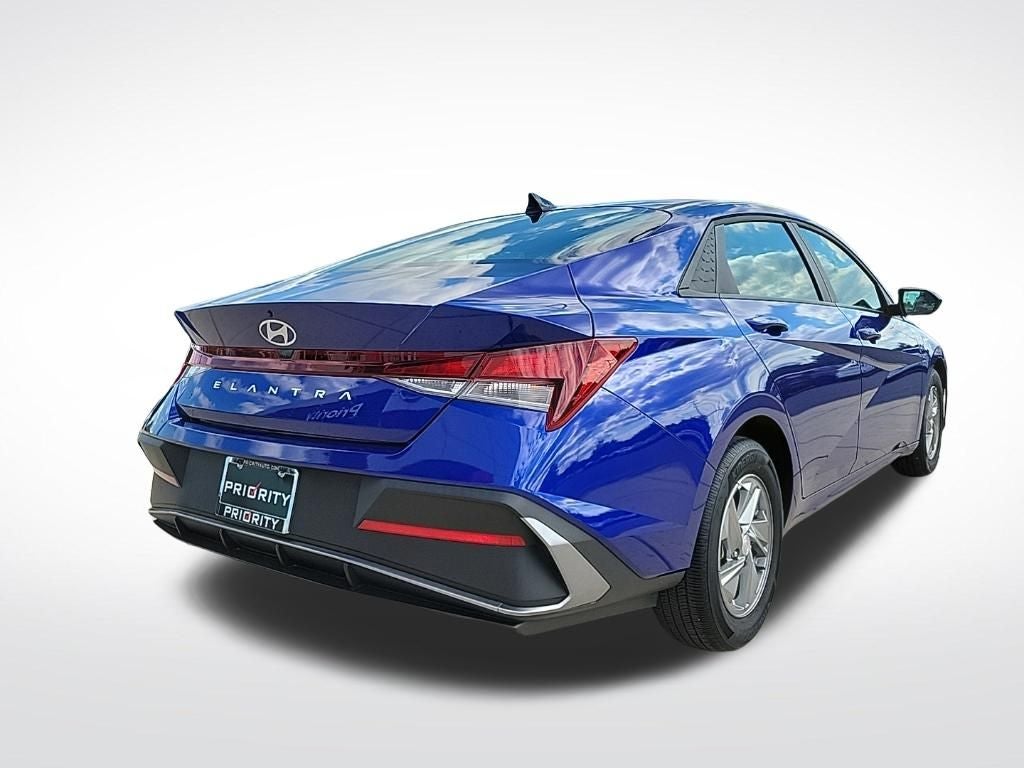 2024 Hyundai Elantra SE