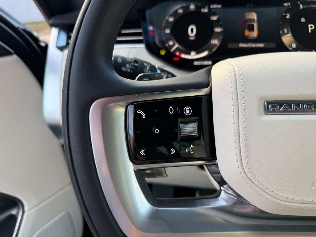 2025 Land Rover Range Rover SE