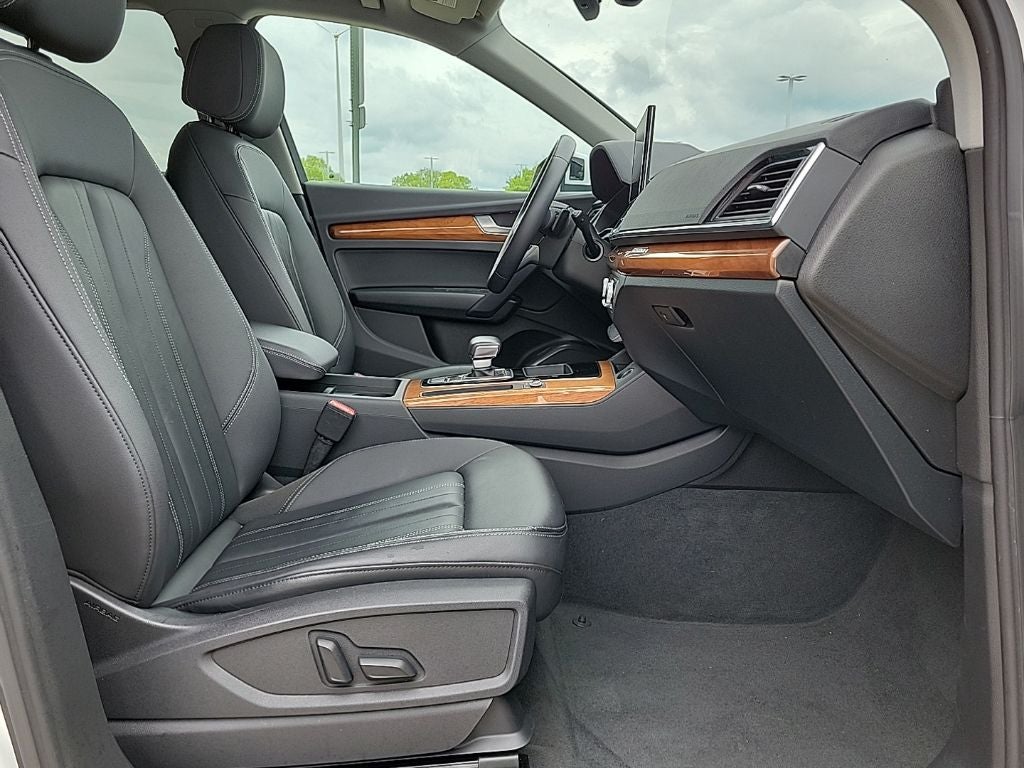 2023 Audi Q5 45 S line Premium quattro