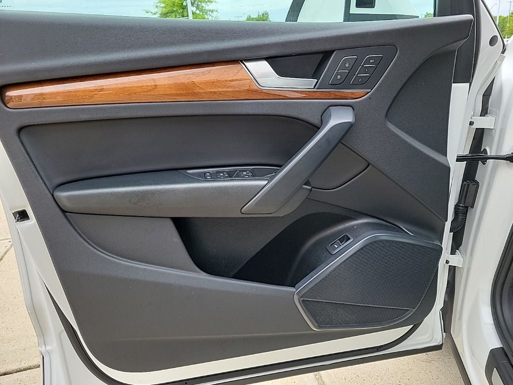 2023 Audi Q5 45 S line Premium quattro