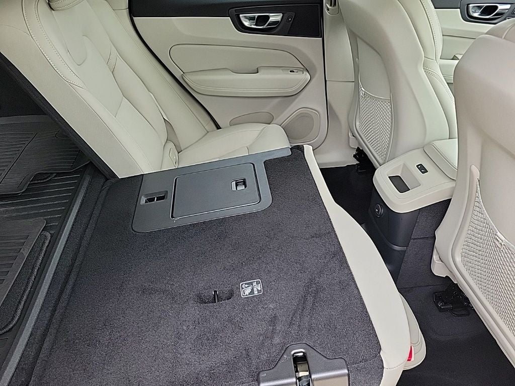2023 Volvo XC60 Recharge Plug-In Hybrid Ultimate