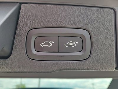 2023 Volvo XC60 Recharge Plug-In Hybrid Ultimate
