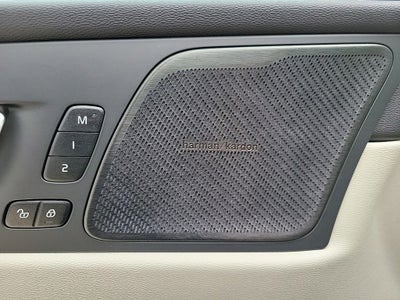 2023 Volvo XC60 Recharge Plug-In Hybrid Ultimate